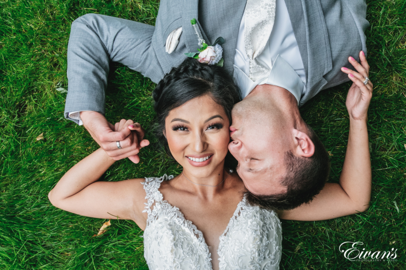 Five Wedding Poses That Just Work | Complete Weddings + Events Central IL