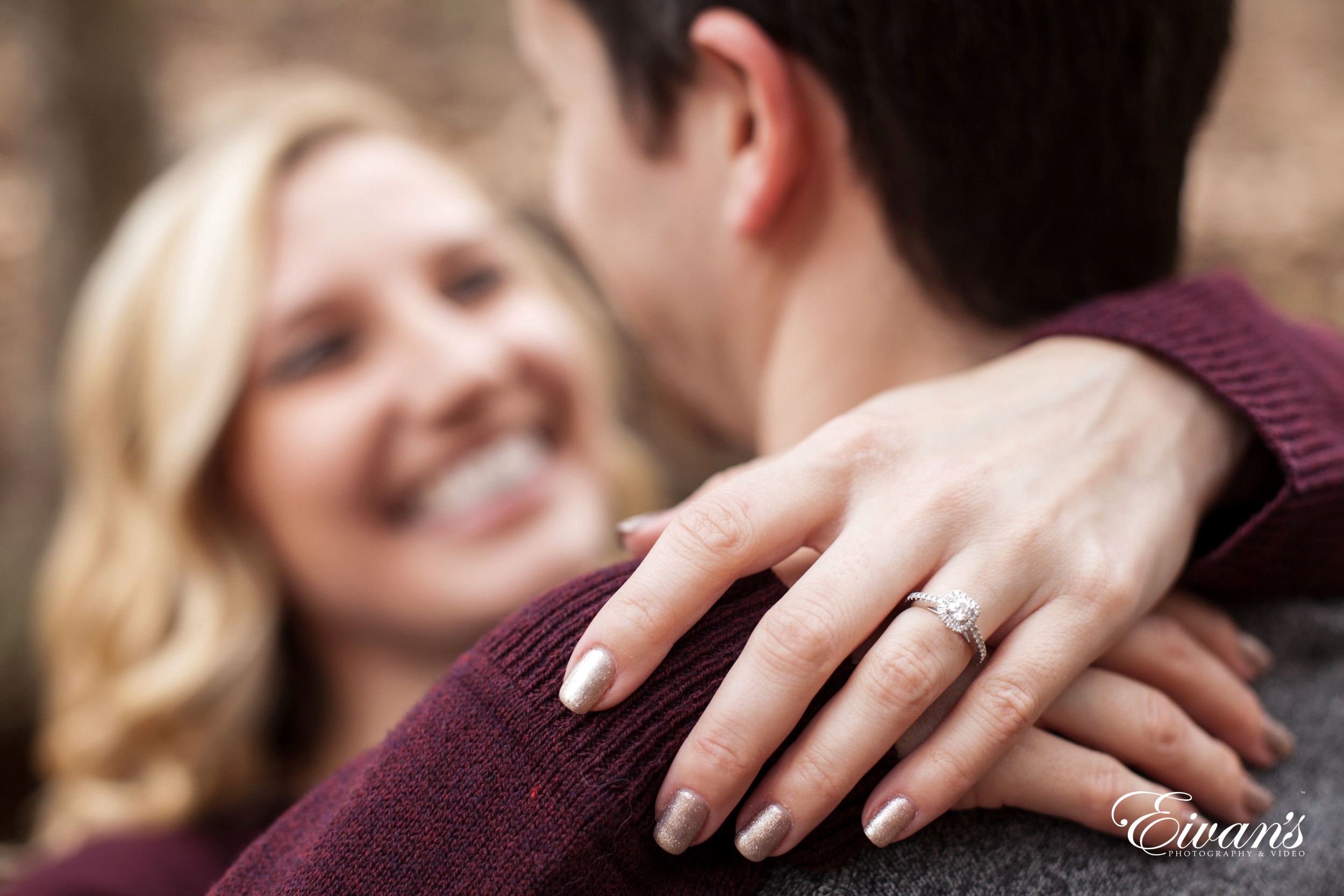 7 Engagement Photo Poses to Freeze Your Epic Love Story