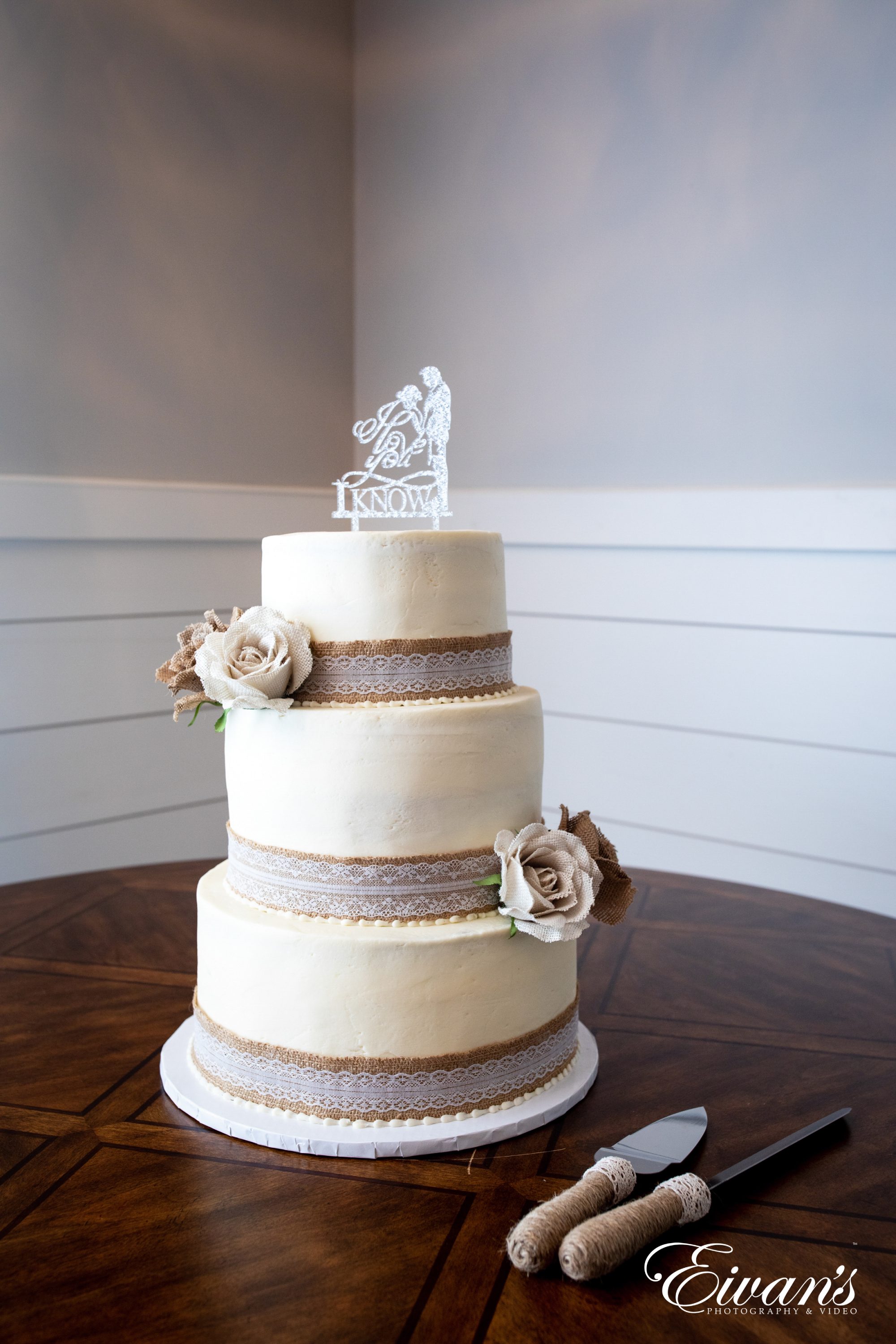10 Simple Wedding Cake Ideas