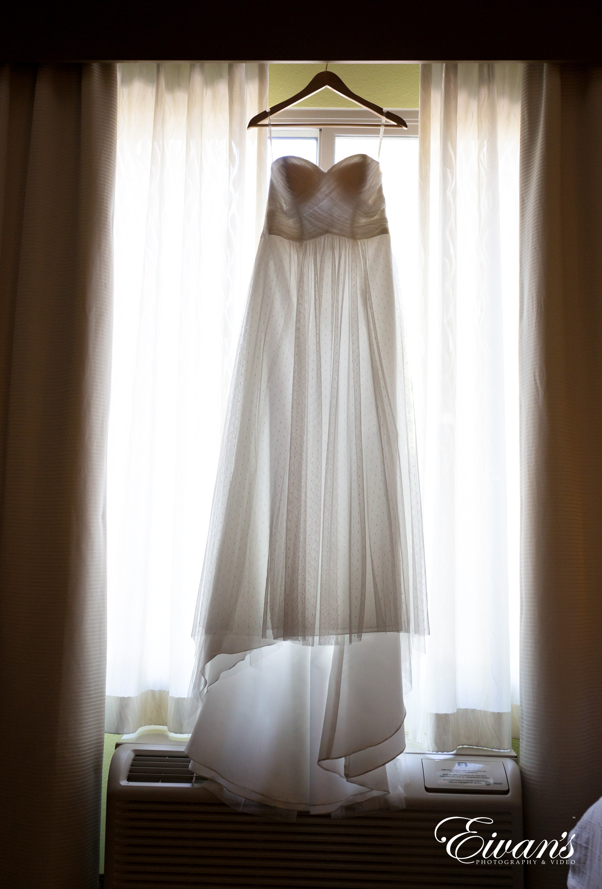 Elizabeth and Rick's Wildly Romantic Wedding - Eivan's Photo Inc ...