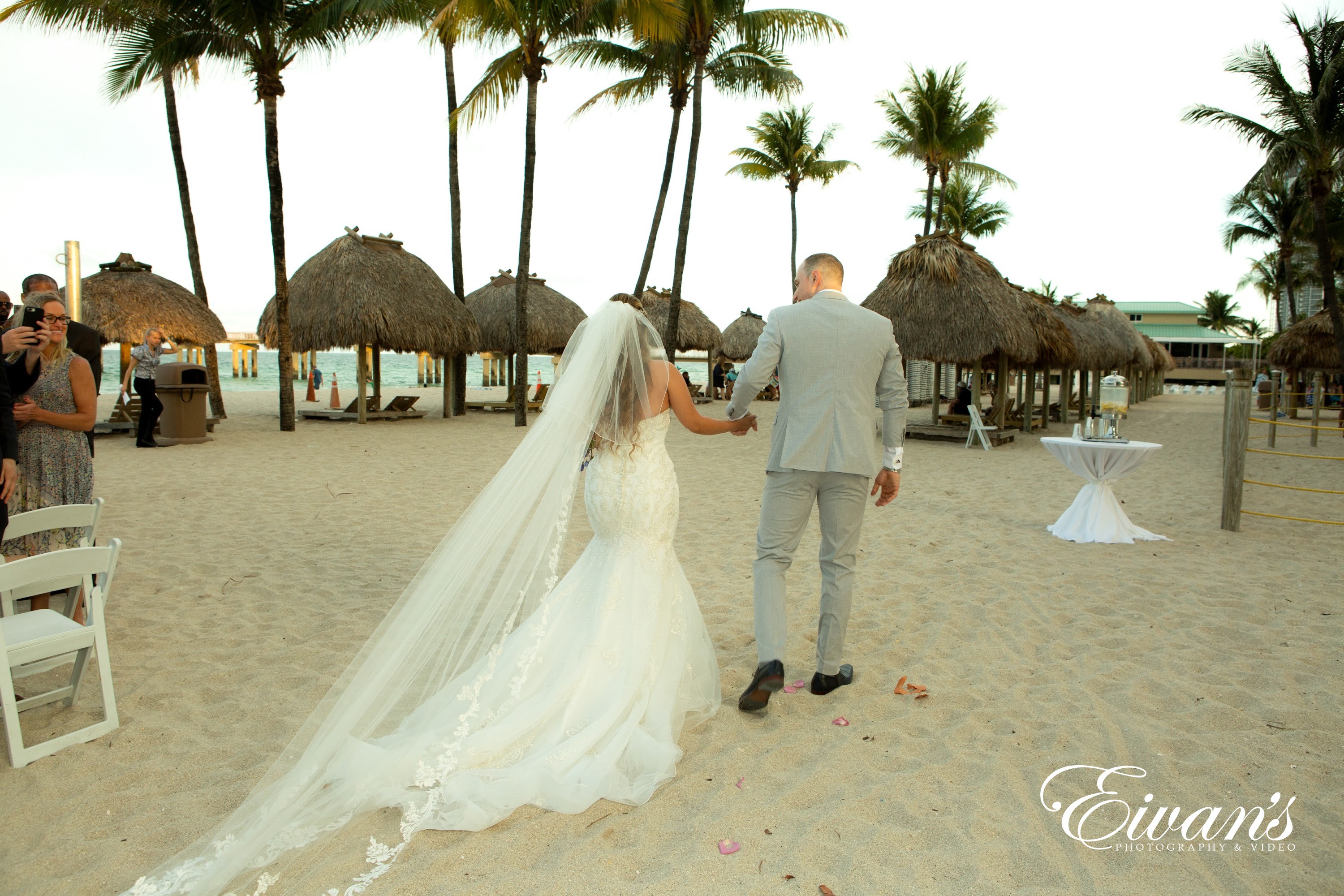 Tips To Help You Choose The Best Beach Wedding Venues Eivan S Photo