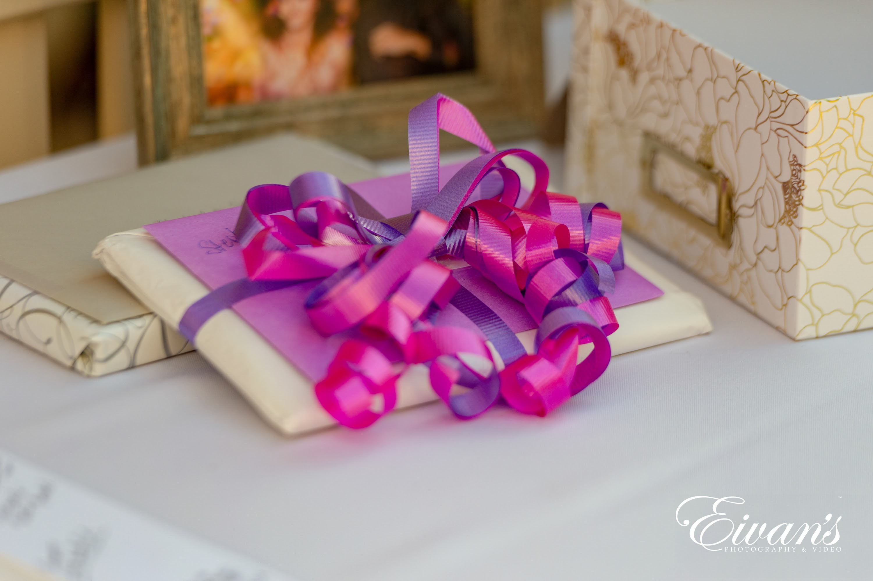 59 Elegant Gift Wrapping Ideas: Christmas, Birthday, Wedding